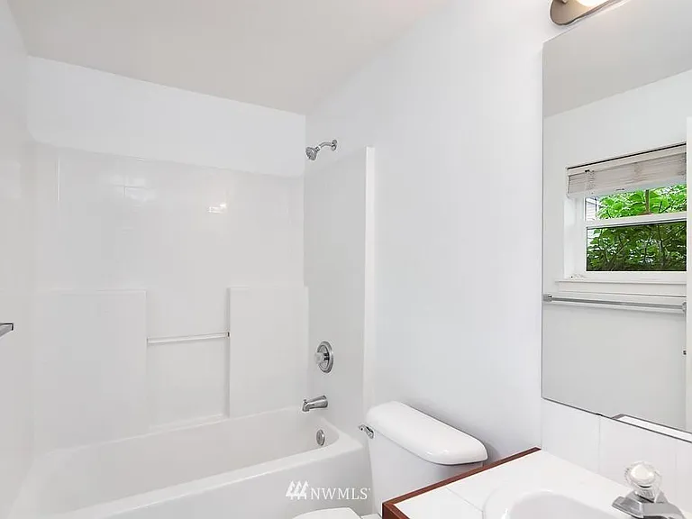 413 22nd Ave #A — Photo 4