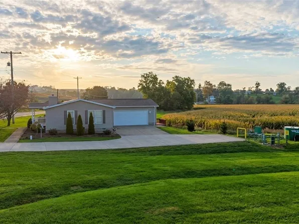 2955 Winklepleck Rd NW, Sugarcreek, OH 44681