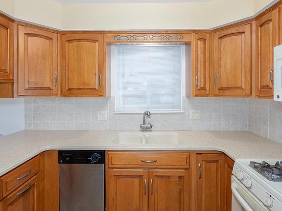2nd image of 30843 Saint Onge Cir
