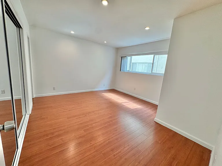 8555 Saturn St — Photo 31