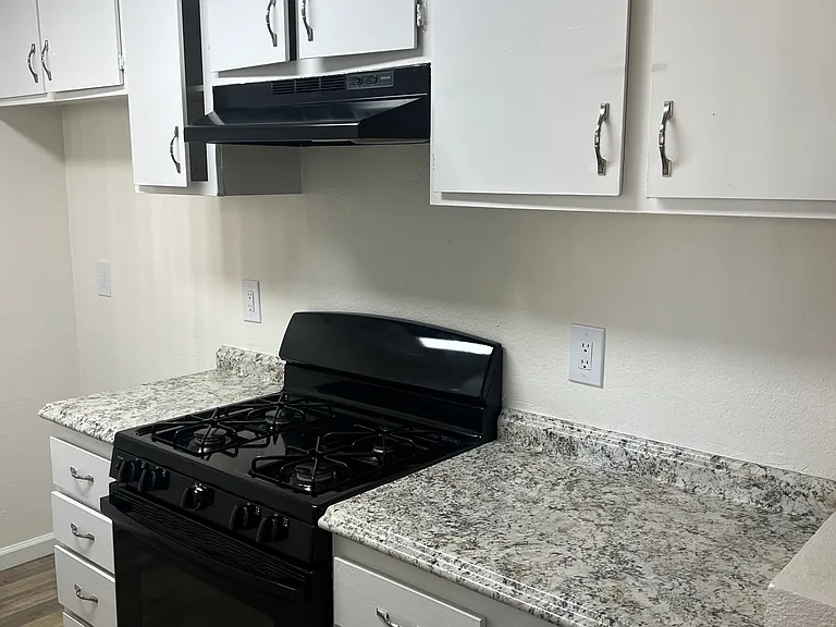 Villa De La Rosa Apartments — Photo 6