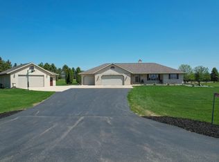 N2748 W Town Rd, Pulaski, WI 54162