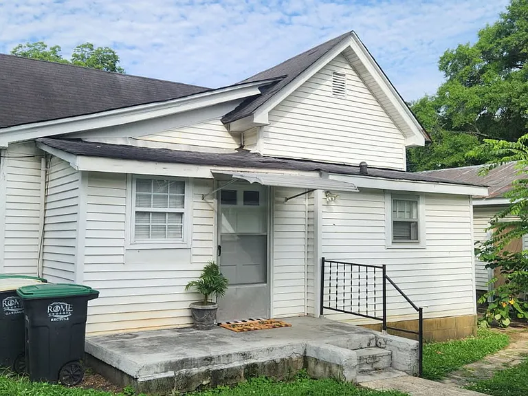 208 North Ave NE — Photo 13