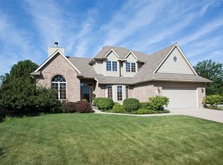 705 Cambridge Ln, Shorewood, IL