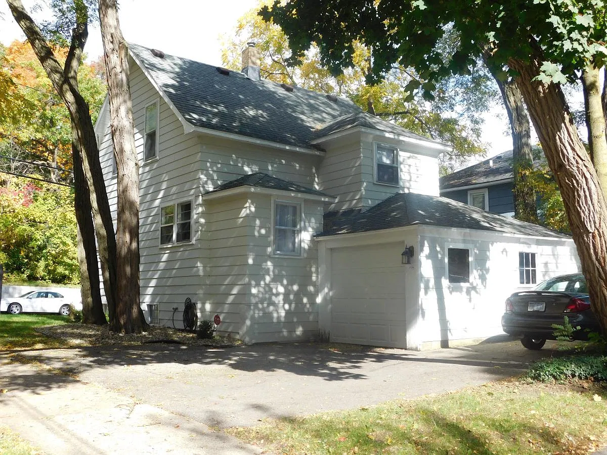 4 bed, 1010 sqft, $2,000 — Photo 3