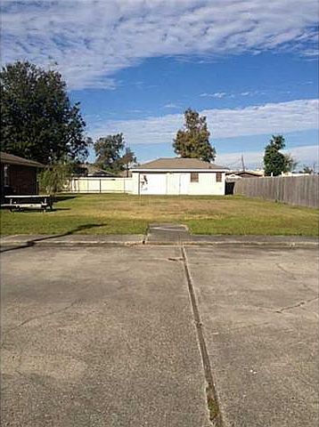 2nd image of 3204 Tournefort St