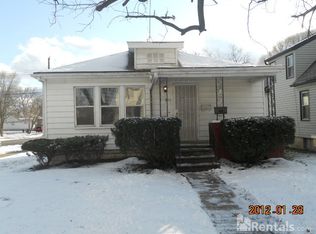 995 Lakeview Ave, Waterford, MI 48328