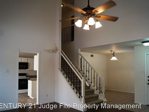 3rd image of 1904 Pinecrest Dr