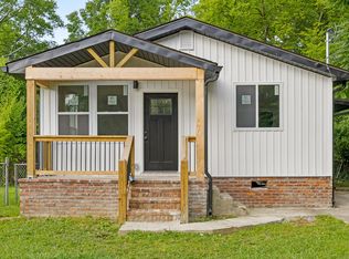 2006 Robbins St, Chattanooga, TN 37404