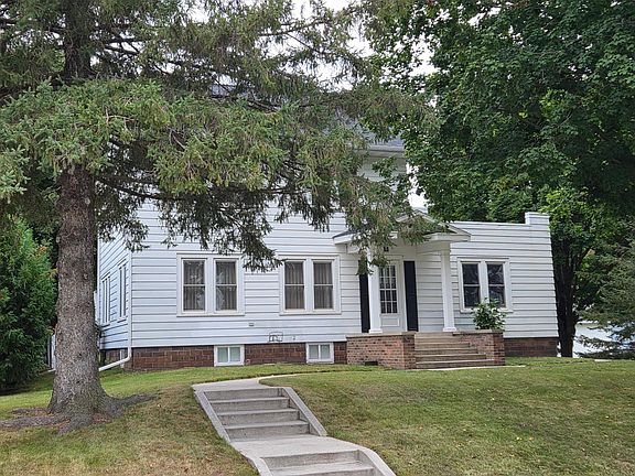 2nd image of 305 N Elm St
