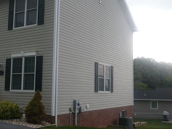 4th image of 767 Ridgeville Ln