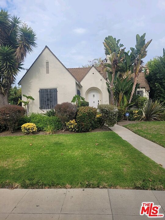 1st image of 208 S La Peer Dr