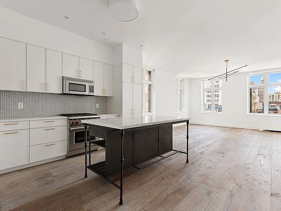4th image of 159 W 24th St APT 5C