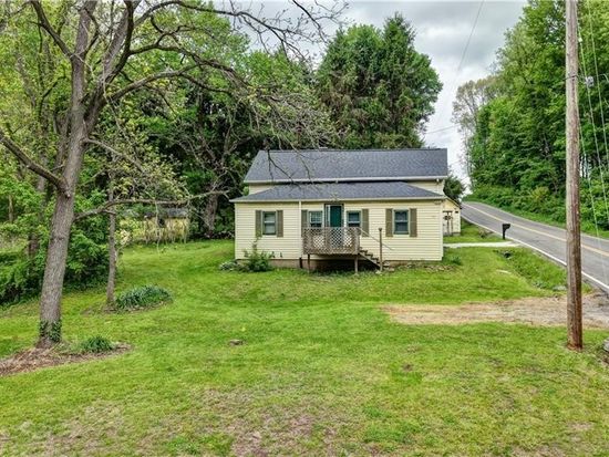 8055 Dolphin St, Bolivar, OH 44612