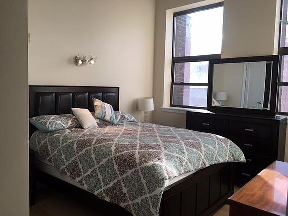 Master bedroom fits a Queen size bed