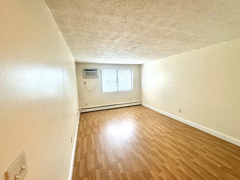 535 Calef Rd — Photo 10