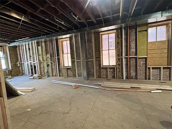 5th image of 4382 Chouteau Ave