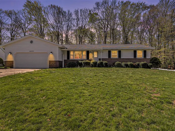 16200 Terrace Rd, Spring Lake, MI 49456