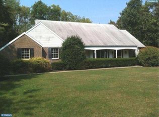 1433 Manor Dr, Bethlehem, PA 18015
