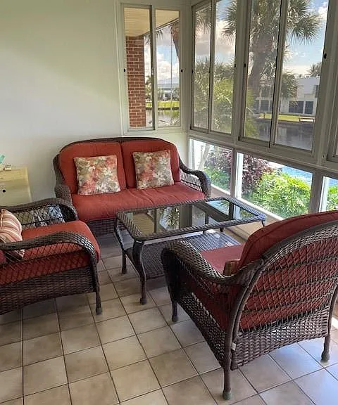 632 Victoria Dr #201 — Photo 5