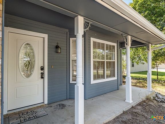 5th image of 4853 Lakeaire Cir