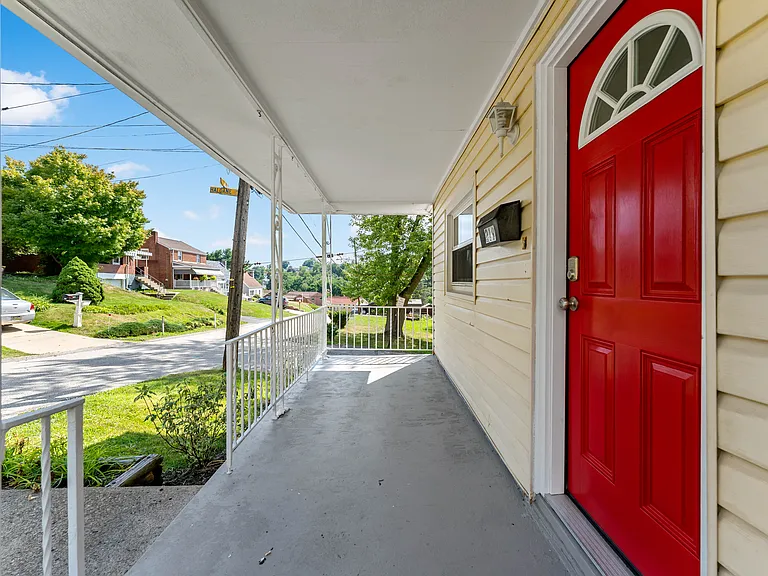 219 Douglas Ave — Photo 3