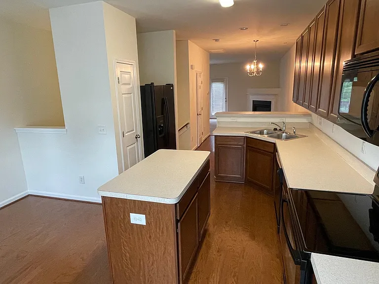 1668 Holly Grove Way — Photo 31