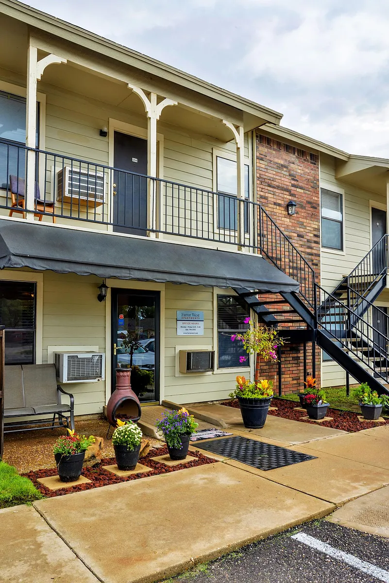 Building Photo - Farrar West Apartments