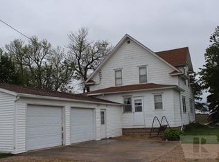 971 130th St, Hampton, IA 50441