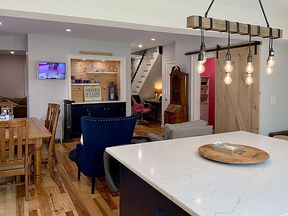 4th image of 67 Essex St #67