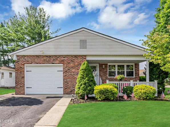 61 Prince Charles Drive, Toms River, NJ 08757