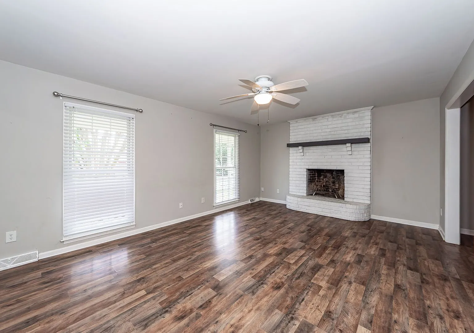 4 Bedroom, 2.5 Bathroom Home in Tall Pines - Summerville — Photo 4
