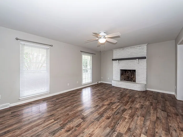 176 Ponderosa Dr — Photo 4