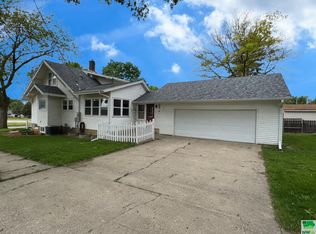 934 3rd Ave SE, Le Mars, IA 51031