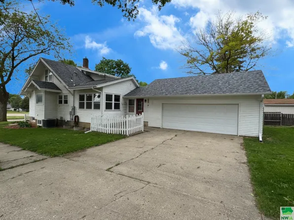 934 3rd Ave SE, Le Mars, IA 51031