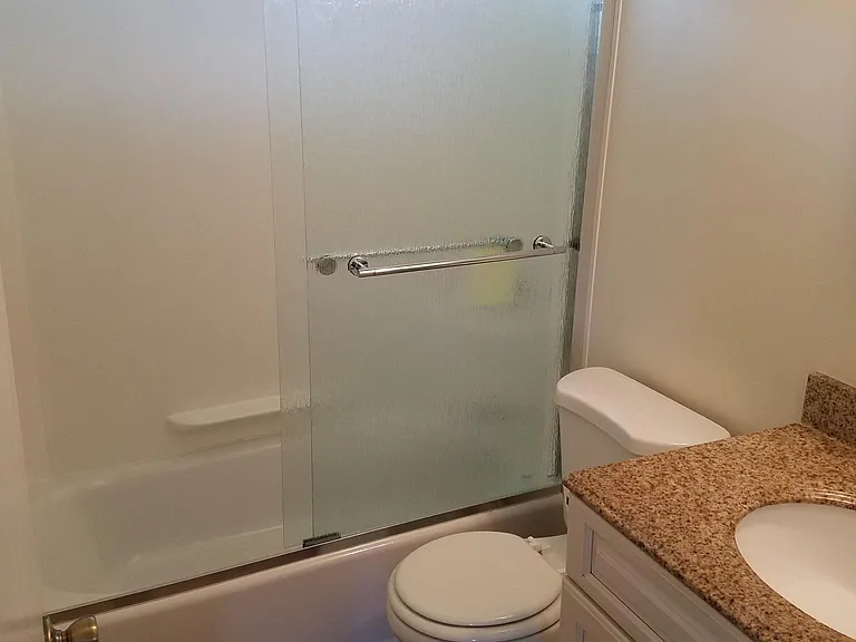 4421 N Heathdale Ave — Photo 8