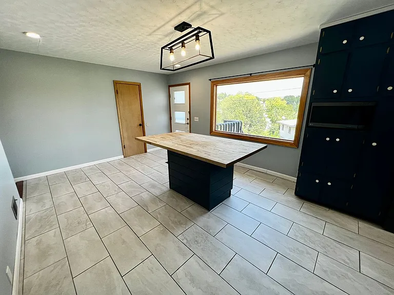 33 Susan Ln — Photo 5
