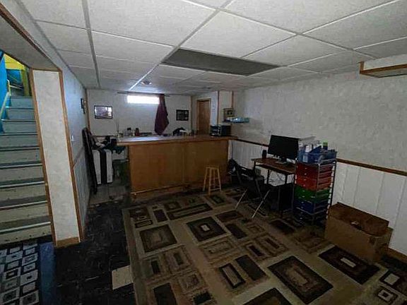 5th image of 960 E Garfield Ave