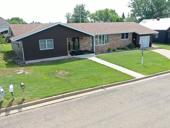 2nd image of 203 3rd Ave SW