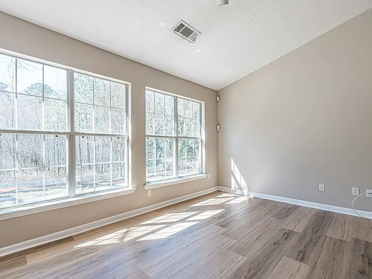 5755 Lakeview Cir — Photo 20