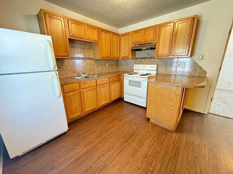 219 Hold Street — Photo 4