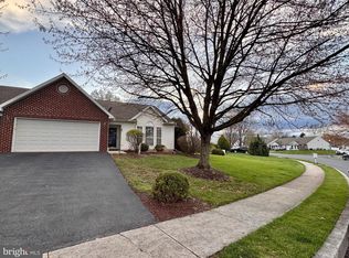 25 Greenfield Dr, Carlisle, PA