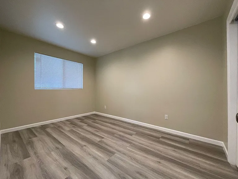 2535 Wallace St — Photo 8