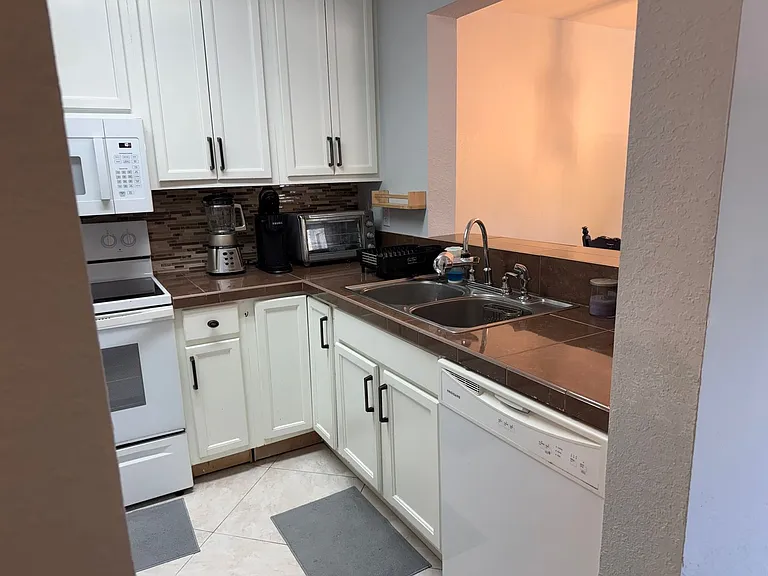 3705 SW 27th St #1218 — Photo 14