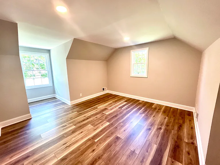 17 Londonderry Dr — Photo 16