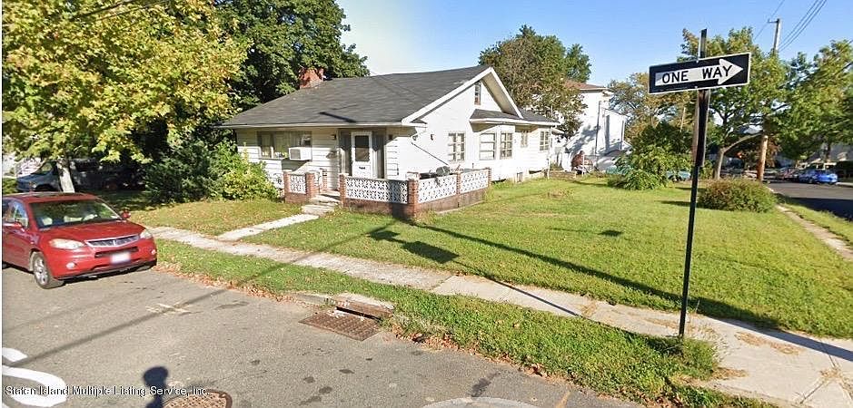 2nd image of 110 Driggs St