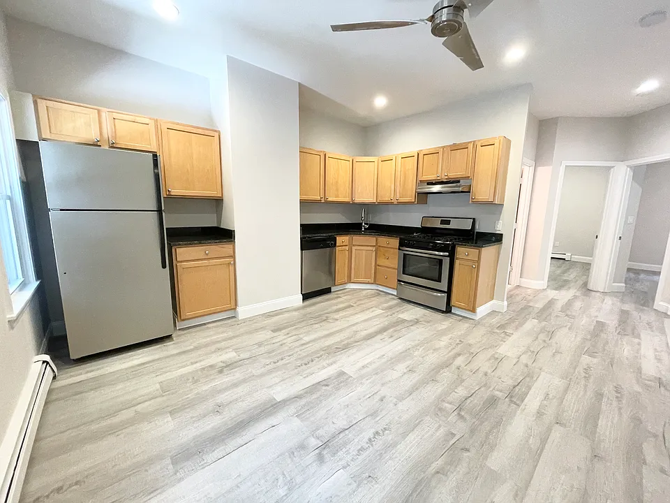 176 Bolton St #1B