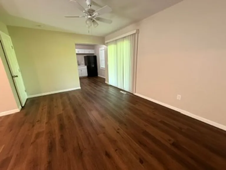309 Hawthorne Court — Photo 14