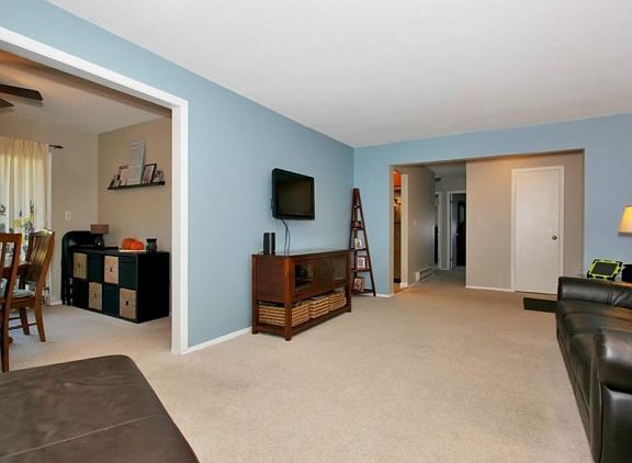 4th image of 635 Sierra Vista Ln