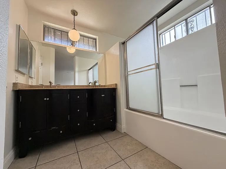 560 S Quince Ave — Photo 14